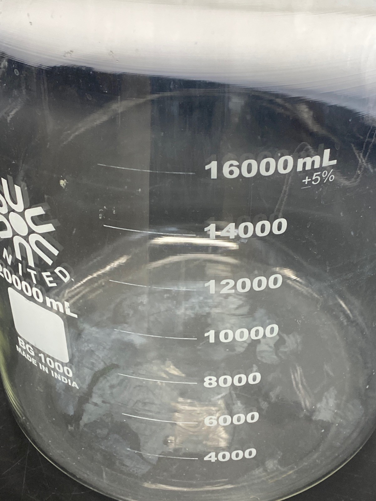 Used UNITED Glass 20000mL 20L Graduated Low Form Laboratory Beaker BG-1000 B