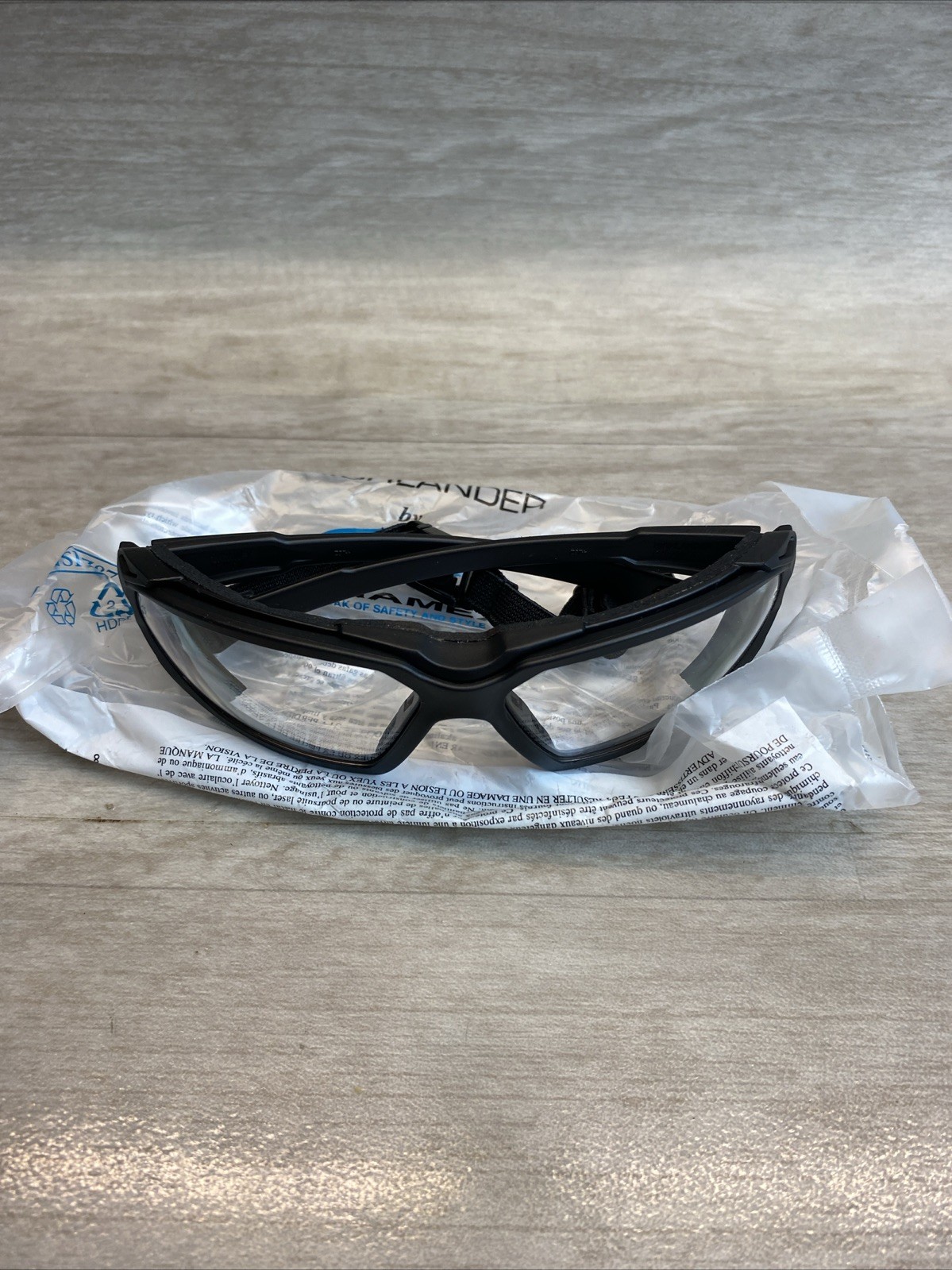 PYRAMEX HIGHLANDER SAFETY GLASSES CLEAR ANTI-FOG LENS W/ BLACK FRAME SBB5010DT