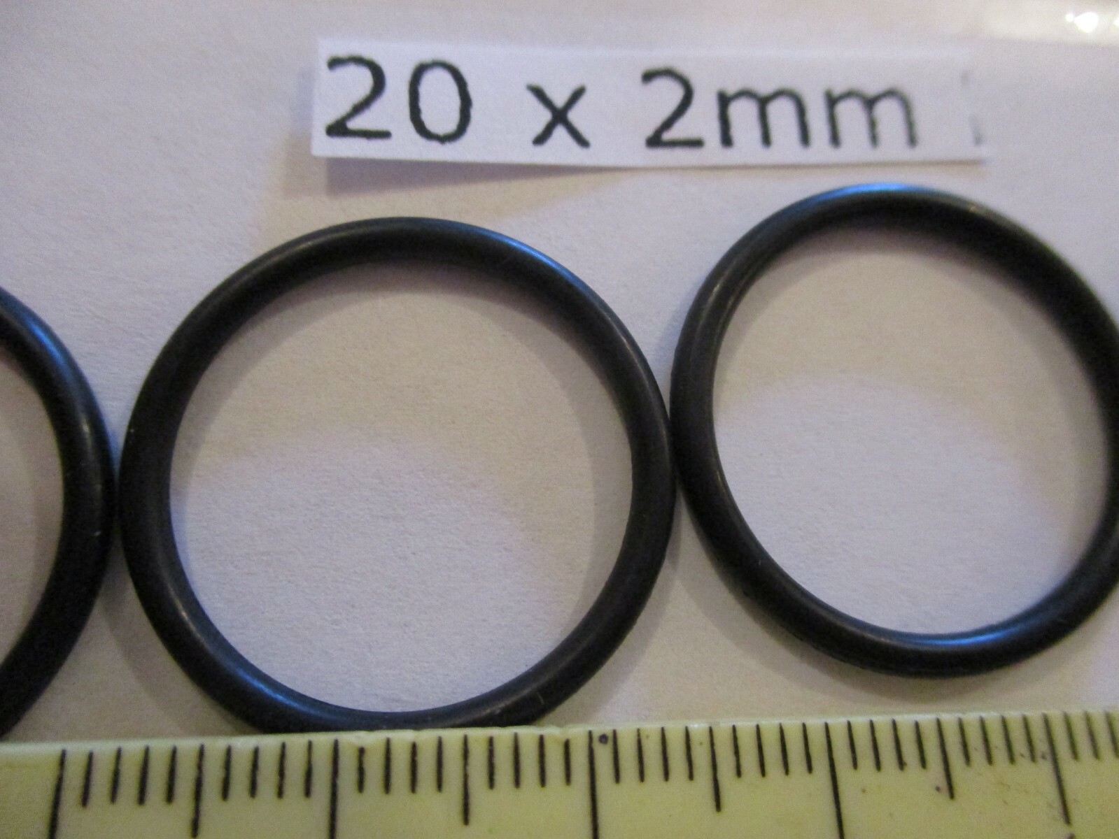 20mm ID x 24mm OD x 2mm thick O-ring. Buna-70. Quan 4.