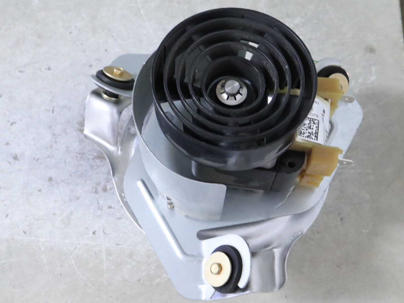 Carrier HC21ZS122 SUNGSHIN IS-3230UTCFB-AL Draft Inducer Blower Motor Assembly