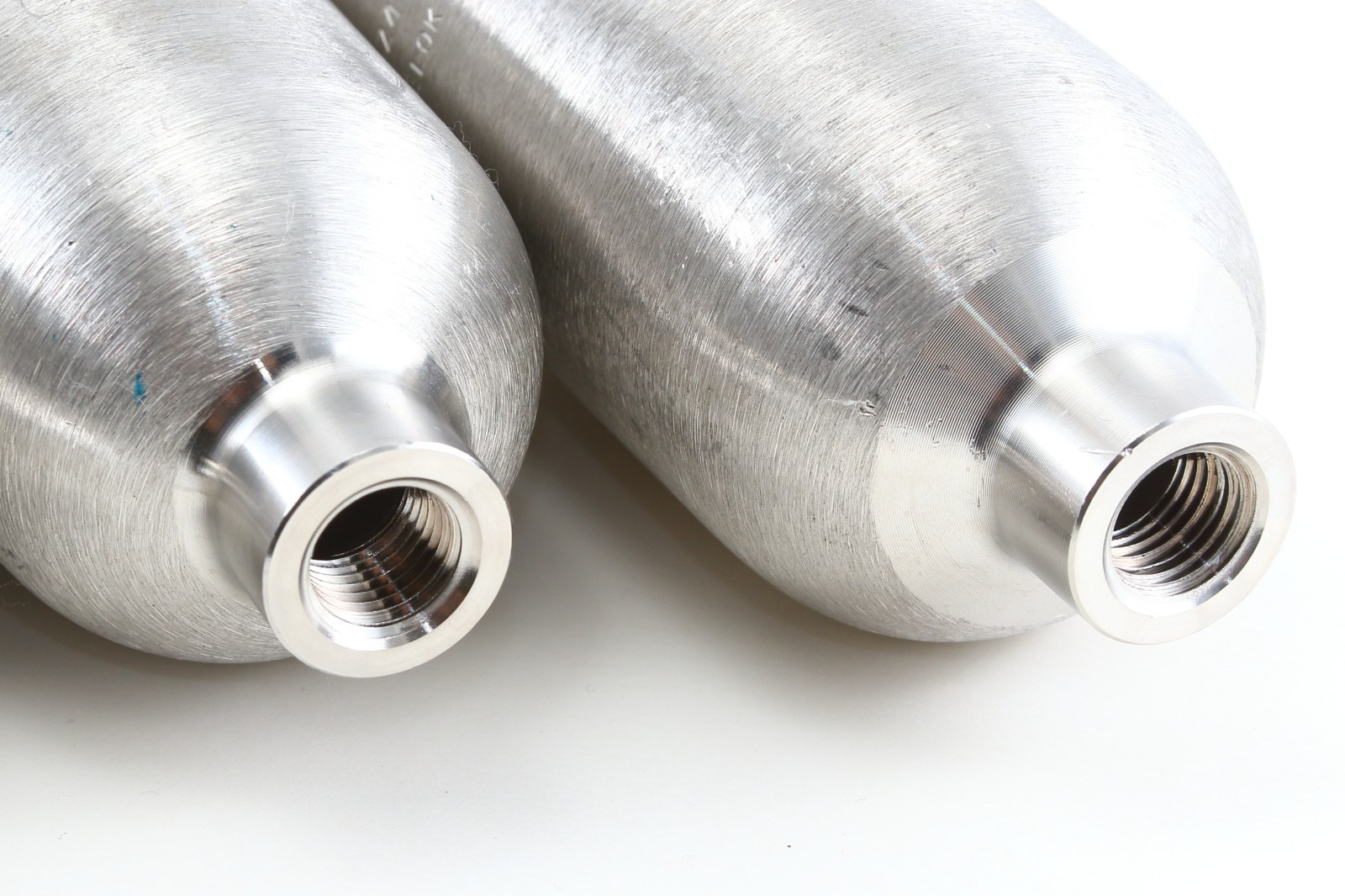 Sample cylinder 150CC, Swagelok 304L-HDF4-150, 1/4 NPT double ended.