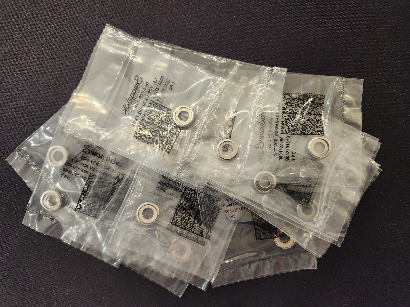 20 Pack – Swagelok NI-4-VCR-2-GR-VS Nickel VCR Face Seal Fitting 1/4 in. Gasket