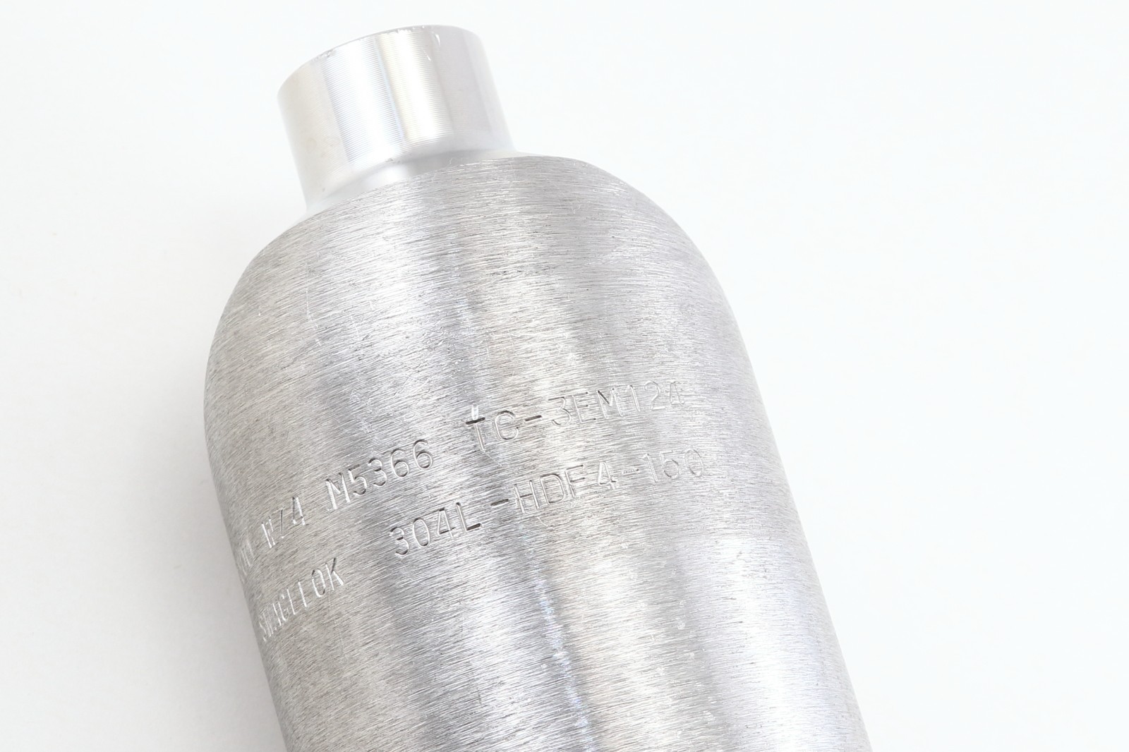 Sample cylinder 150CC, Swagelok 304L-HDF4-150, 1/4 NPT double ended.