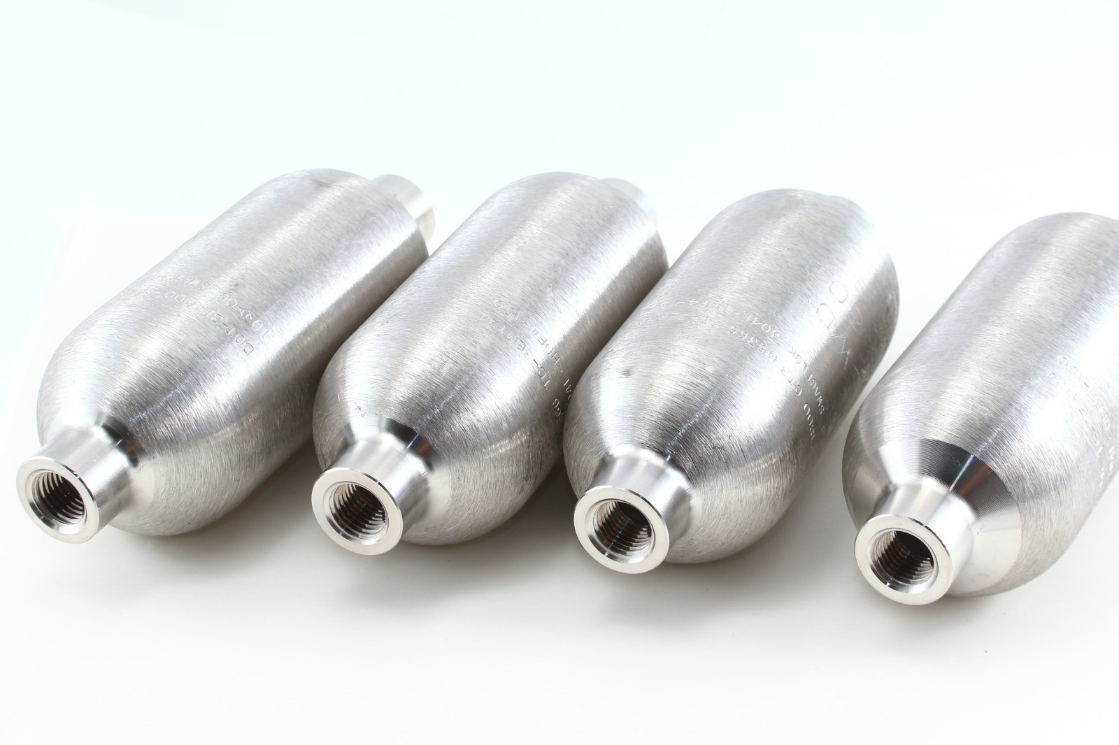 Sample cylinder 150CC, Swagelok 304L-HDF4-150, 1/4 NPT double ended.