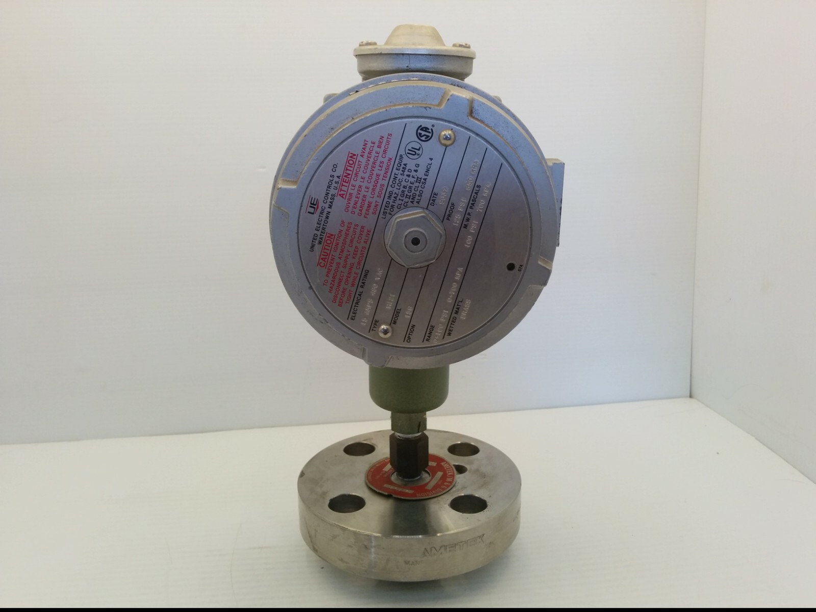 UNITED ELECTRIC CONTROLS MODEL 156 PRESSURE SWITCH W/AMETEK 316 ST.STL DIAPHRAGM