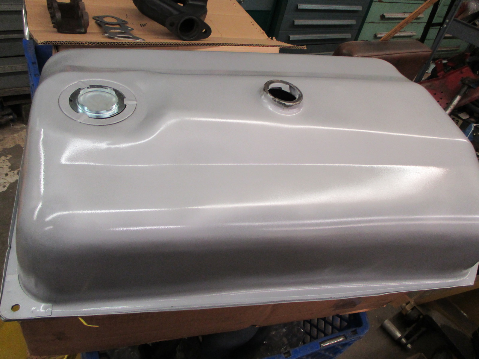 FORD NAA/JUBILEE/600/800/MORE TRACTOR GAS TANK W/SENDING UNIT HOLE NAA9002E NEW