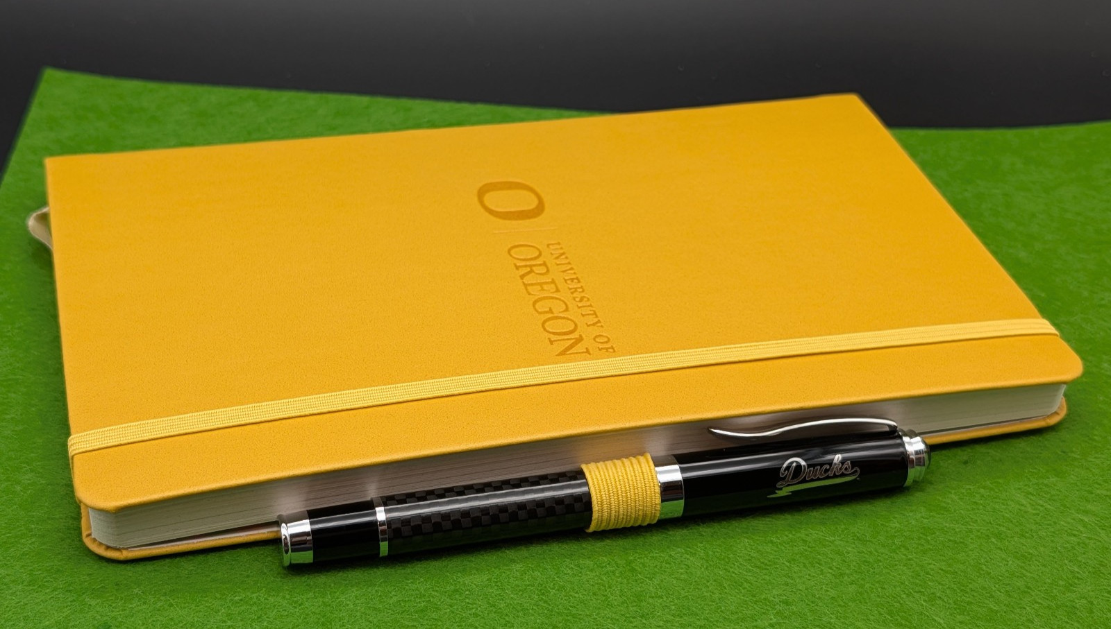 UO Ducks University of Oregon 8.5inx5.25in Yellow Journal and Black DUCKS Pen