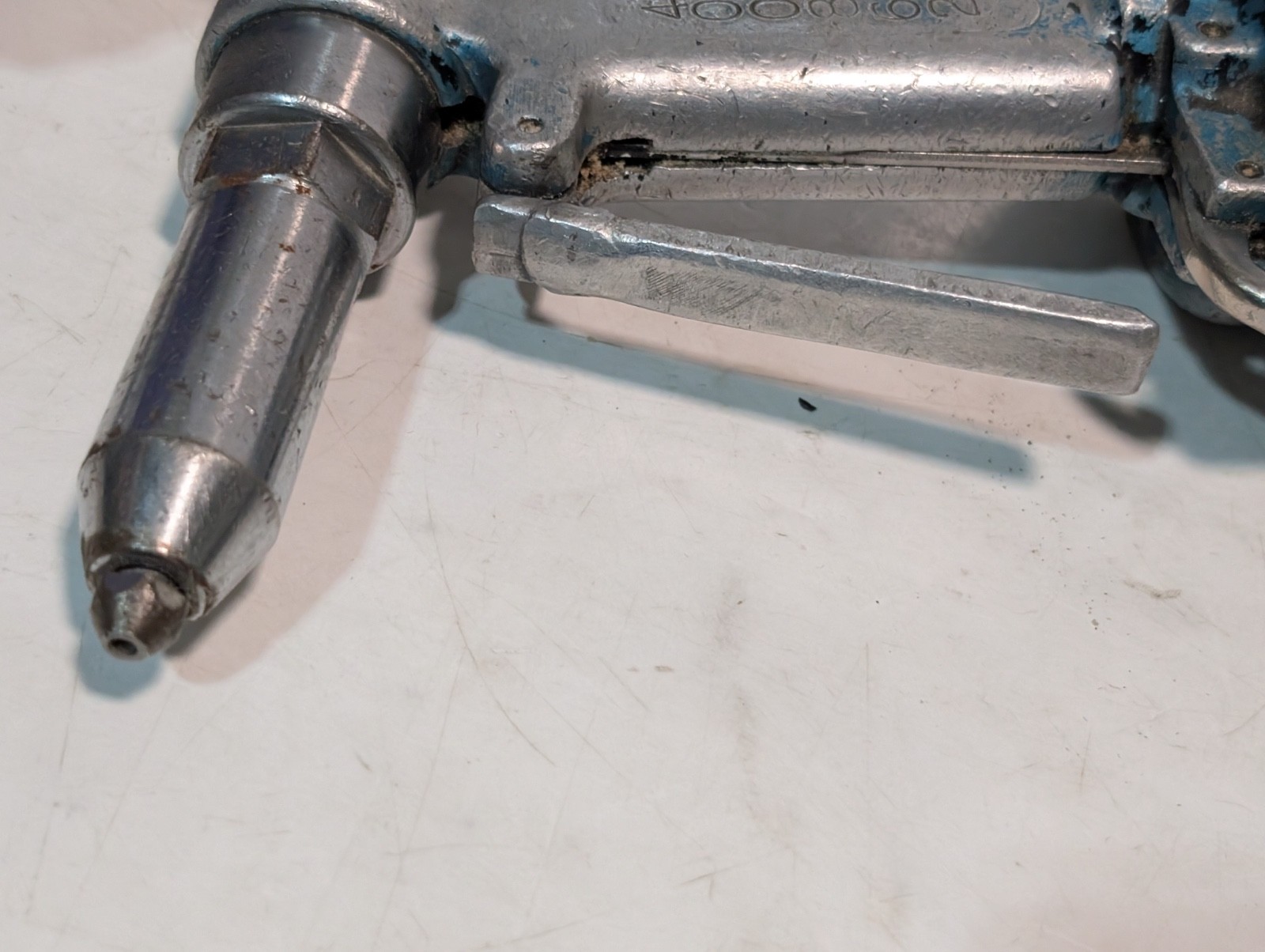 Unbranded 400862 Pneumatic Air-Hydraulic Pop Rivet Gun, As Shown In Pictures
