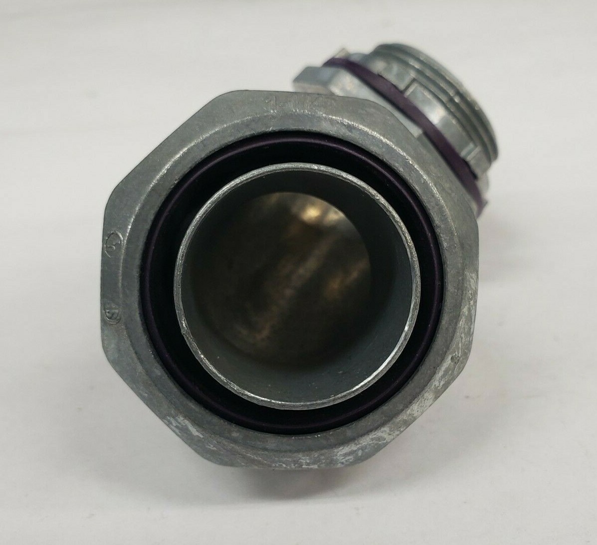 Unbranded 1-1/4″ Zinc Steel 90 Degree Liquid-Tight Connector