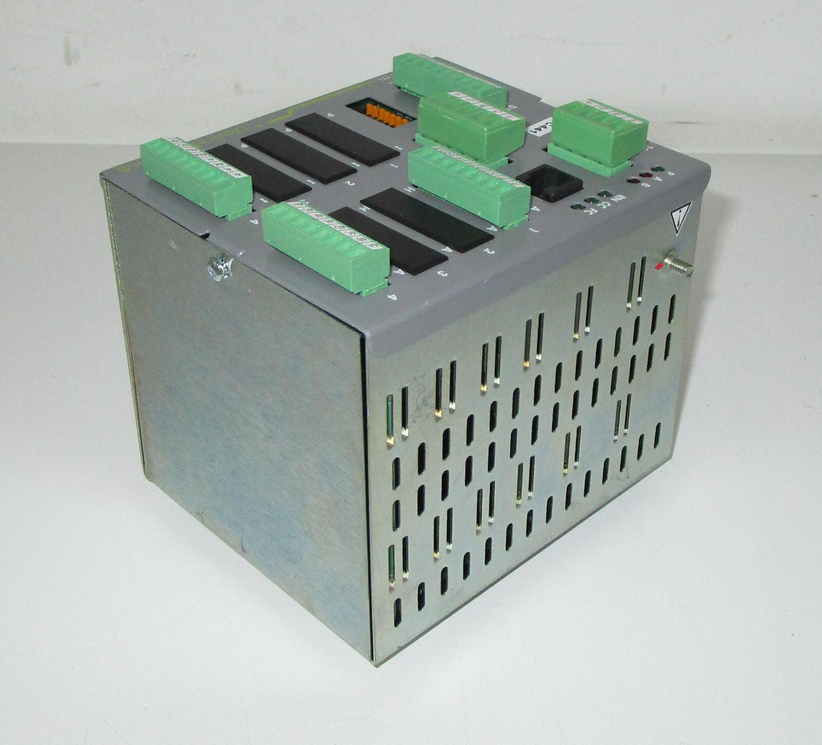 Eurotherm MINI8/4LP/0PRG/VL/DEVICENET/C/TC4/XXX/XXX/DO8/STD/60/NONE/ENG/NONE/XXX