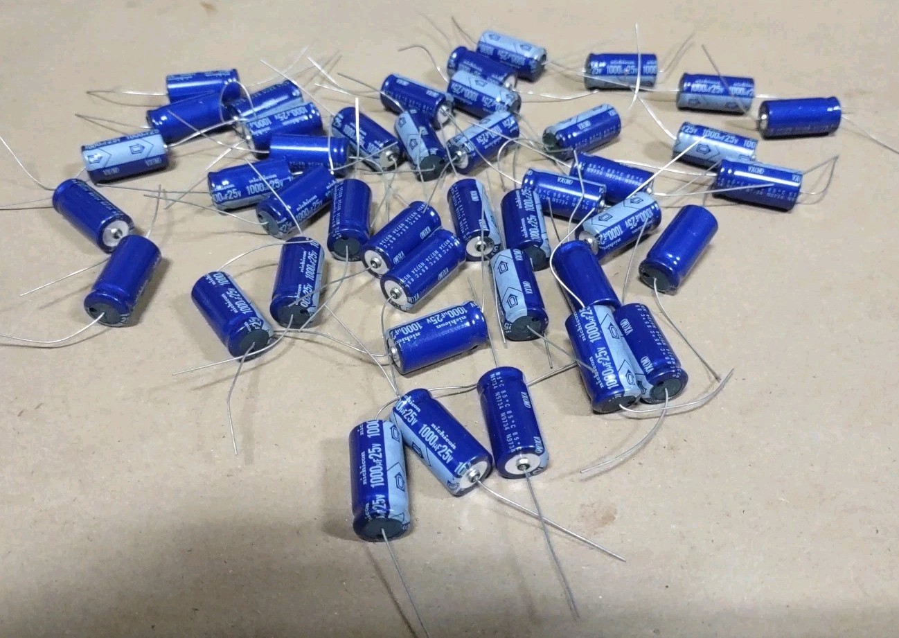 Bundle of 42 Nichicon TVX1E102MCA N9734 1000hF25V capacitors