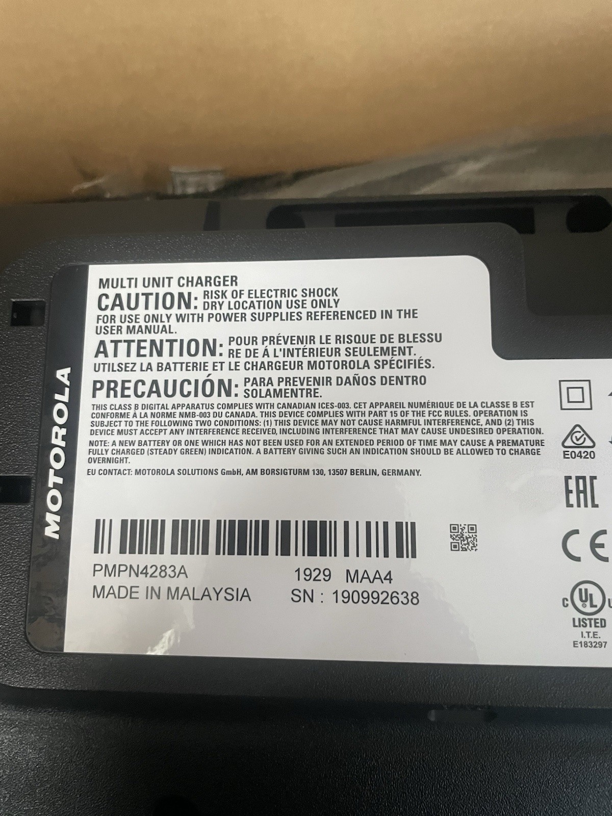 Motorola PMPN4283A Multi Unit Charger