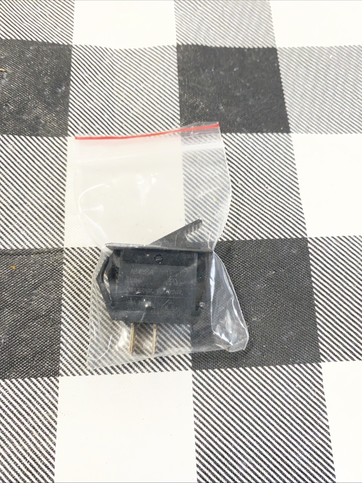 Goodman Amana Furnace 0130M00243, AE-8320A 3/4 HP Interlock Door Switch