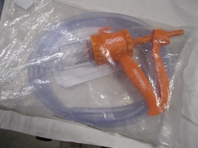 Neogen Zoetis Pour-On Gun 65 Ml With PP Barrel With Soft Tubing