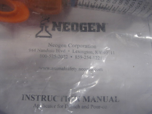 Neogen Zoetis Pour-On Gun 65 Ml With PP Barrel With Soft Tubing