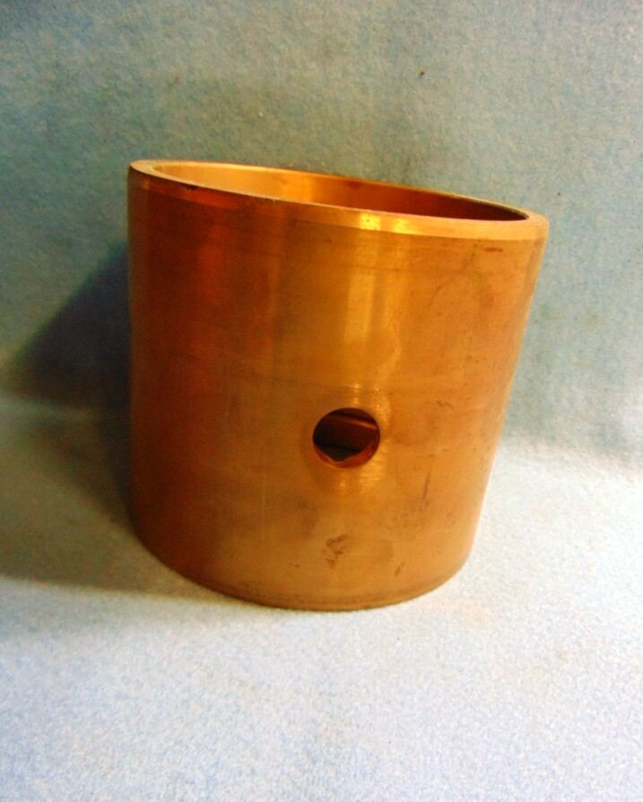 BRONZE BUSHING WITH OIL GROOVES O.D. 4-1/2″ I.D. 3-7/8″ 101332, HOLE 5/8″ DIA.