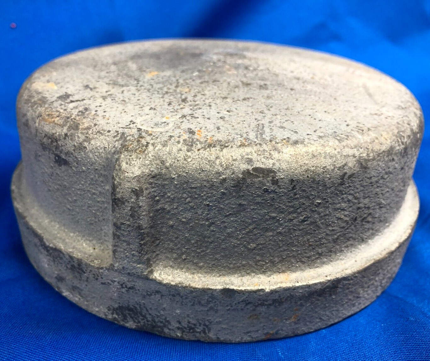 UNBRANDED 4″ MALLEABLE IRON THREADED PIPE CAP