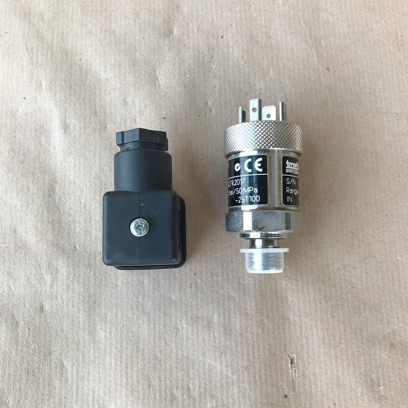 TRAFAG 8242.74.2017 PRESSURE TRANSMITTER