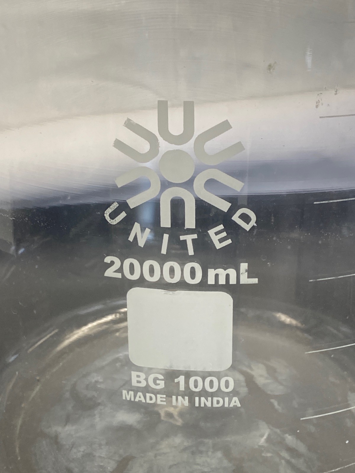Used UNITED Glass 20000mL 20L Graduated Low Form Laboratory Beaker BG-1000 B